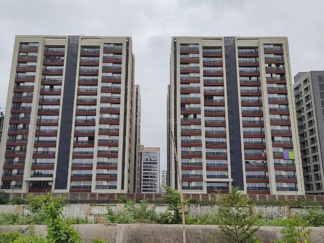3 BHK Apartment in Palanpur for resale Surat. The reference number is 19205958