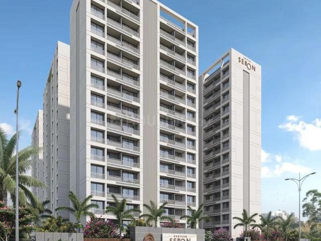 3 BHK Apartment in Palanpur for resale Surat. The reference number is 20392605