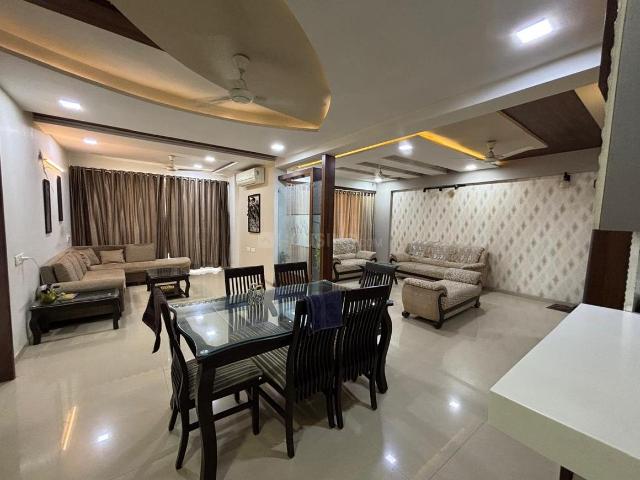 3 BHK Apartment in Paldi for resale Ahmedabad. The reference number is 18571335