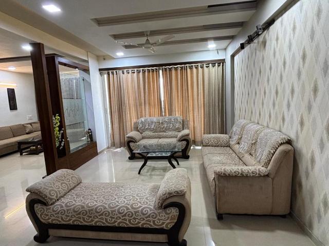 3 BHK Apartment in Paldi for resale Ahmedabad. The reference number is 19703643