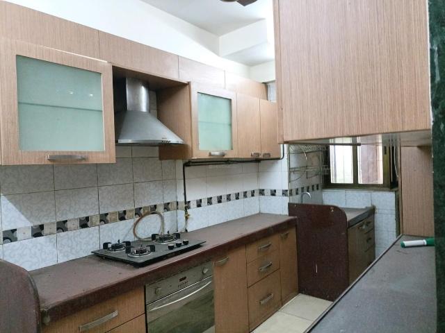 3 BHK Apartment in Parel for rent Mumbai. The reference number is 17401000