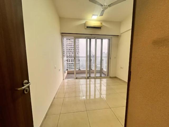 3 BHK Apartment in Parel for rent Mumbai. The reference number is 19625481