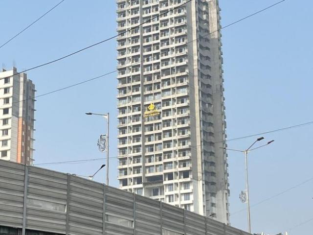 3 BHK Apartment in Parel for resale Mumbai. The reference number is 19438553