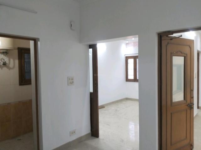 3 BHK Apartment in Paschim Vihar for rent New Delhi. The reference number is 20112098
