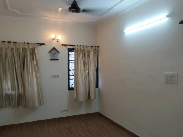 3 BHK Apartment in Paschim Vihar for resale New Delhi. The reference number is 14742425