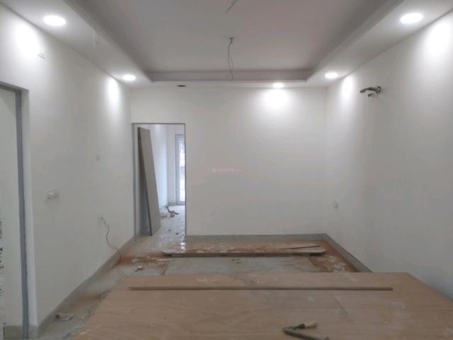 3 BHK Apartment in Paschim Vihar for resale New Delhi. The reference number is 19191011