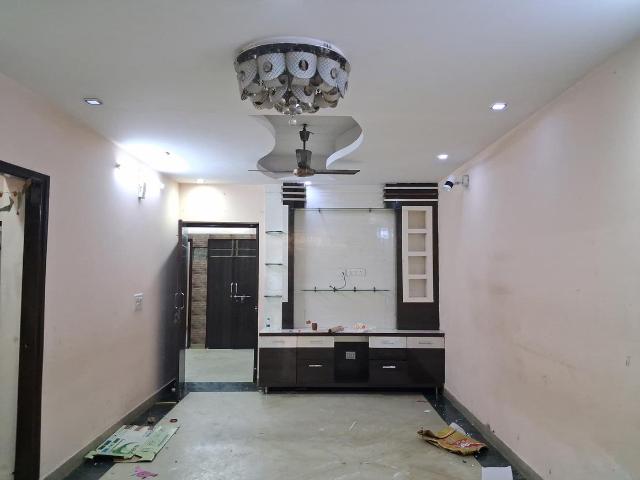 3 BHK Apartment in Paschim Vihar for resale New Delhi. The reference number is 19820093