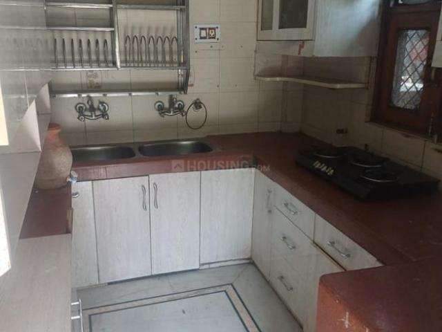3 BHK Apartment in Paschim Vihar for resale New Delhi. The reference number is 20475340