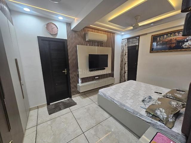 3 BHK Apartment in Paschim Vihar for resale New Delhi. The reference number is 20777627