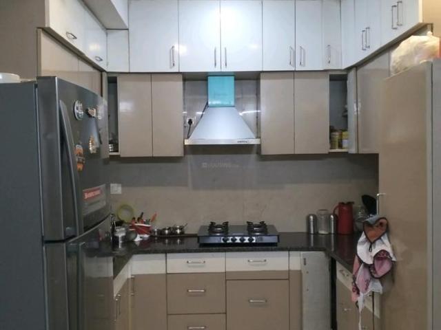 3 BHK Apartment in Paschim Vihar for resale New Delhi. The reference number is 19594745