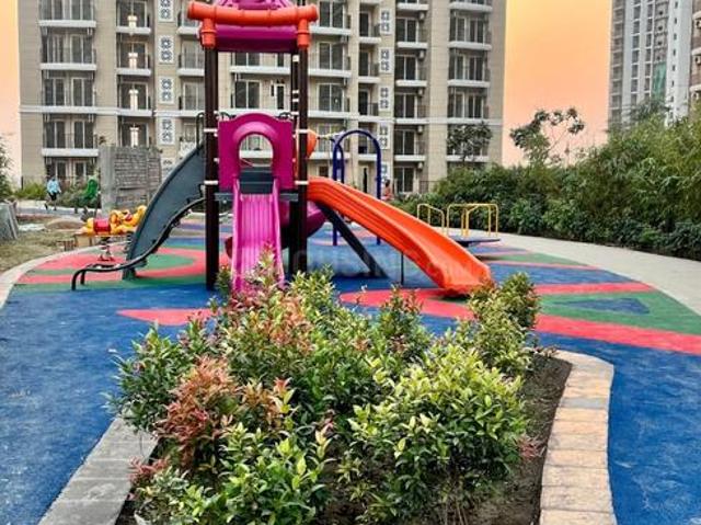 3 BHK Apartment in Phase 2 for rent Noida. The reference number is 16328760