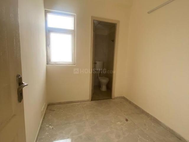 3 BHK Apartment in Phase 2 for rent Noida. The reference number is 20092692