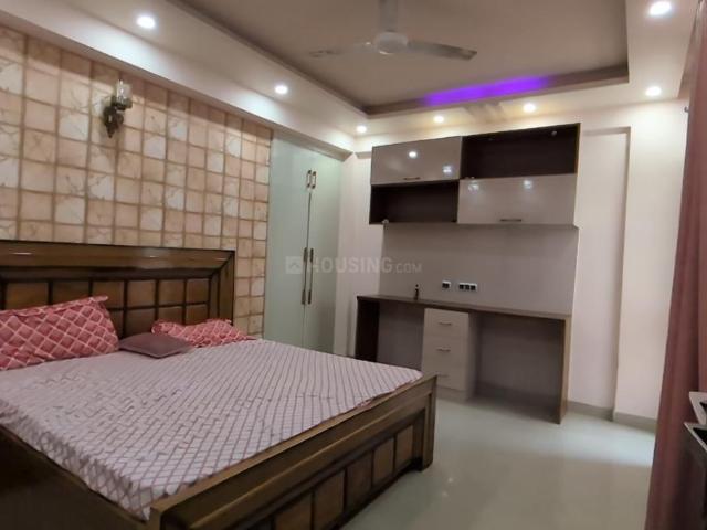3 BHK Apartment in Phase 2 for rent Noida. The reference number is 20453182