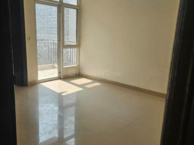 3 BHK Apartment in Phase 2 for rent Noida. The reference number is 20626785