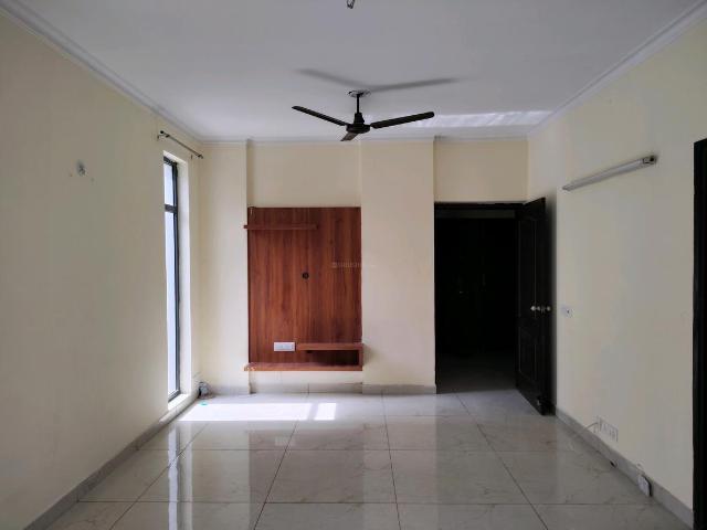 3 BHK Apartment in Phi II for rent Greater Noida. The reference number is 19860182