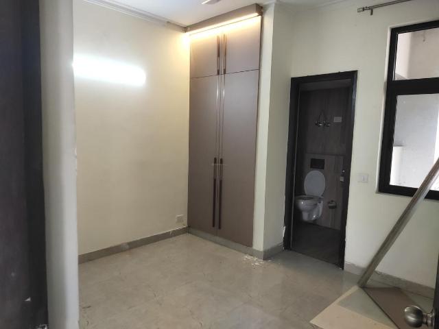 3 BHK Apartment in Phi II for rent Greater Noida. The reference number is 19358074