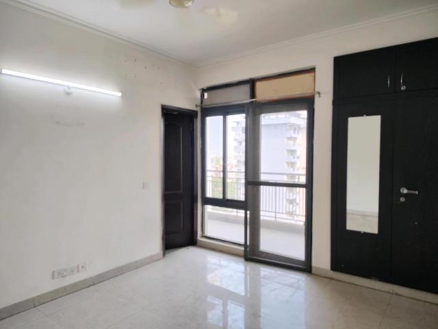 3 BHK Apartment in Phi II for resale Greater Noida. The reference number is 18044678