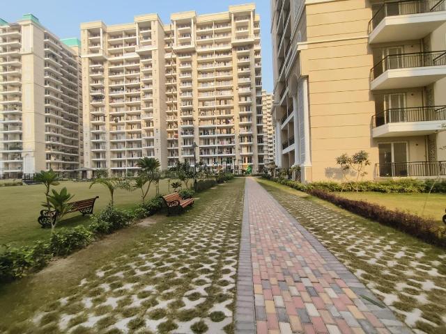 3 BHK Apartment in PR7 Airport Road for resale Zirakpur. The reference number is 19665034