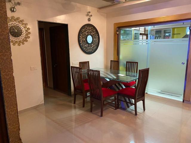 3 BHK Apartment in Prahlad Nagar for rent Ahmedabad. The reference number is 19721774