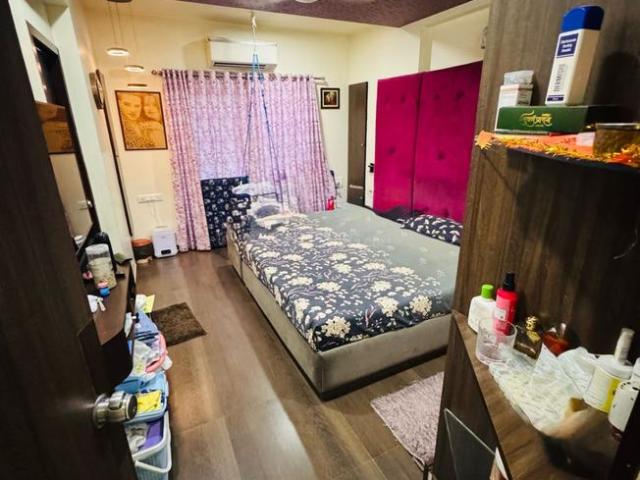 3 BHK Apartment in Prahlad Nagar for rent Ahmedabad. The reference number is 19747591