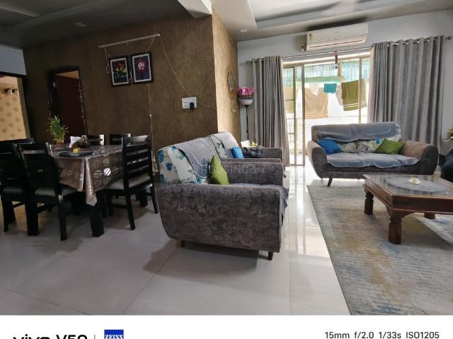 3 BHK Apartment in Prahlad Nagar for rent Ahmedabad. The reference number is 19831540