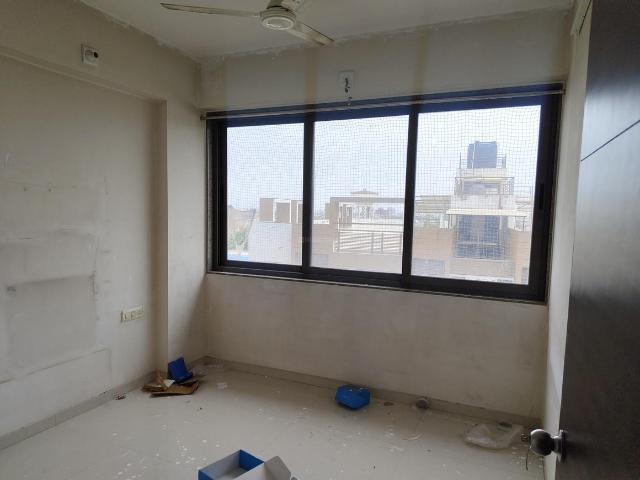 3 BHK Apartment in Prahlad Nagar for rent Ahmedabad. The reference number is 20581602