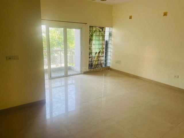3 BHK Apartment in Prahlad Nagar for rent Ahmedabad. The reference number is 20894363