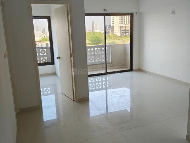 3 BHK Apartment in Prahlad Nagar for rent Ahmedabad. The reference number is 20015715