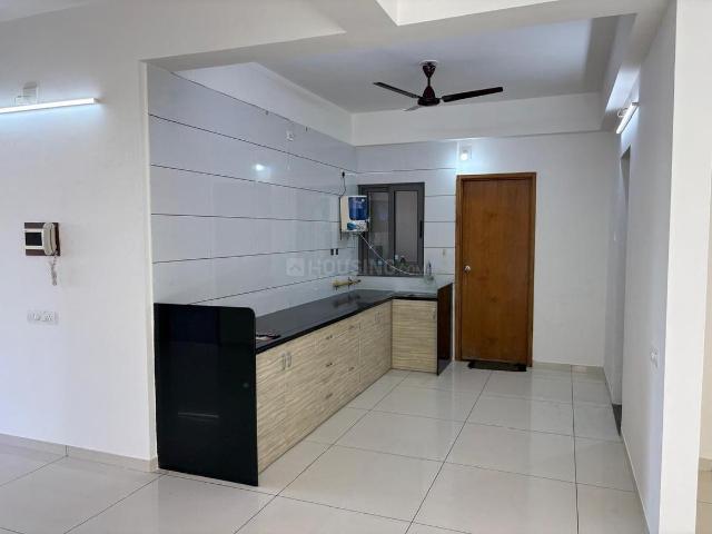3 BHK Apartment in Prahlad Nagar for rent Ahmedabad. The reference number is 20244135
