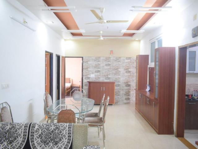 3 BHK Apartment in Prahlad Nagar for rent Ahmedabad. The reference number is 20380474