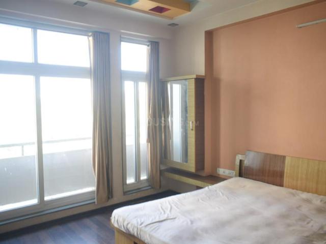 3 BHK Apartment in Prahlad Nagar for rent Ahmedabad. The reference number is 20390572
