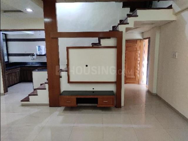 3 BHK Apartment in Prahlad Nagar for resale Ahmedabad. The reference number is 16734129