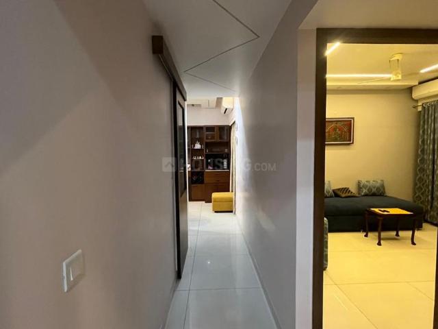 3 BHK Apartment in Prince Anwar Shah Connector for rent Kolkata. The reference number is 20502649