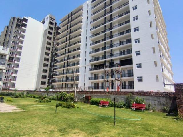 3 BHK Apartment in Ramgarh Bhudda for resale Zirakpur. The reference number is 20253656