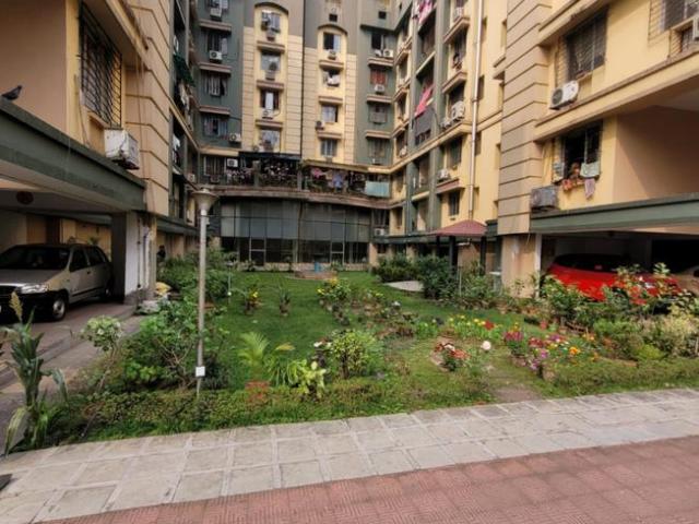 3 BHK Apartment in Regent Park for rent Kolkata. The reference number is 8424982