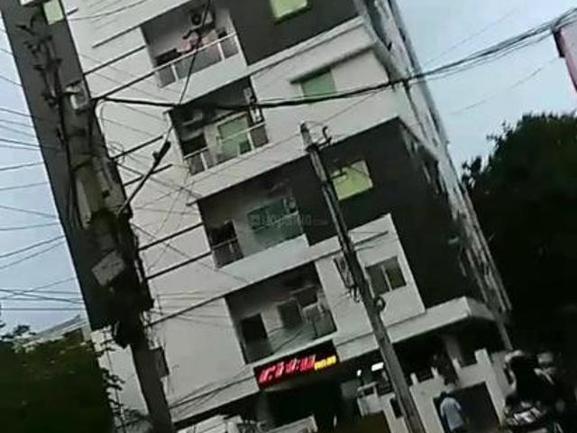 3 BHK Apartment in Riyasat Nagar for resale Hyderabad. The reference number is 6791536