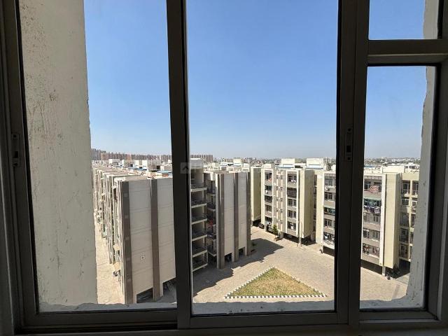 3 BHK Apartment in Wave City for rent Ghaziabad. The reference number is 20109130