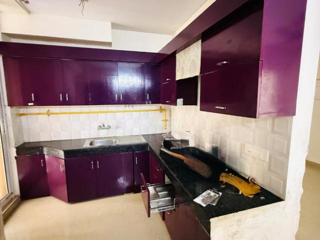 3 BHK Apartment in Wave City for rent Ghaziabad. The reference number is 20628549