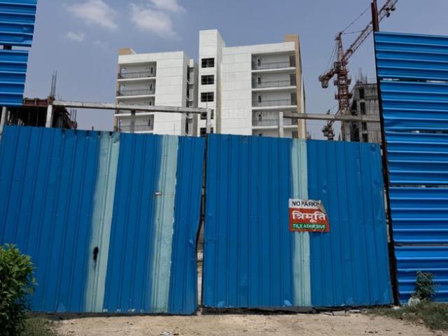 3 BHK Apartment in Wave City for resale Ghaziabad. The reference number is 20143156
