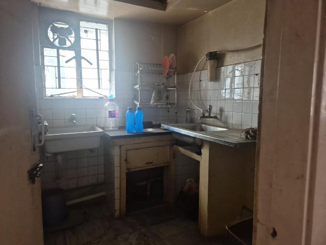 3 BHK Apartment in Tollygunge for resale Kolkata. The reference number is 19157859