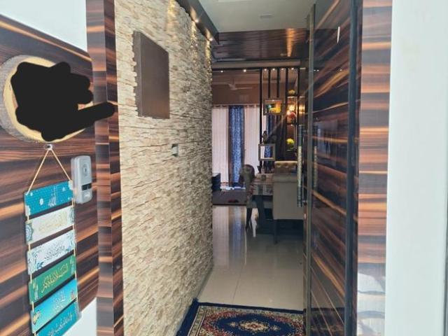 3 BHK Apartment in Topsia for rent Kolkata. The reference number is 20435001