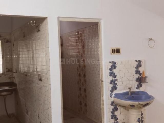 3 BHK Apartment in Tangra for rent Kolkata. The reference number is 19862224