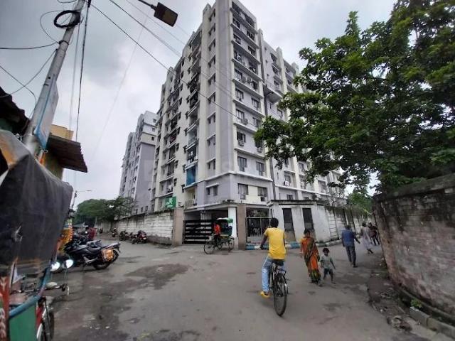 3 BHK Apartment in Tangra for rent Kolkata. The reference number is 20039478