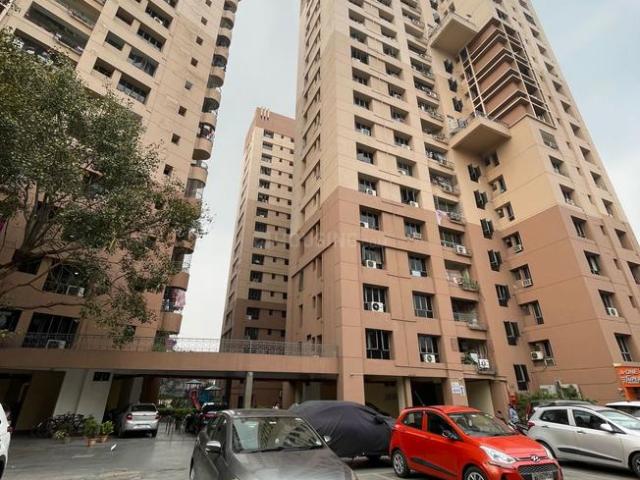 3 BHK Apartment in Tangra for resale Kolkata. The reference number is 18587236