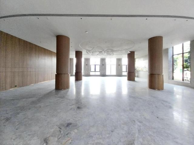 3 BHK Apartment in Tangra for resale Kolkata. The reference number is 19728308