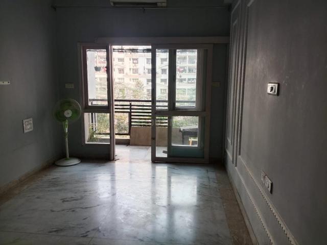3 BHK Apartment in Tangra for resale Kolkata. The reference number is 19845957