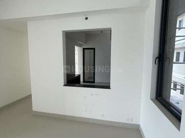 3 BHK Apartment in Tangra for resale Kolkata. The reference number is 20050827