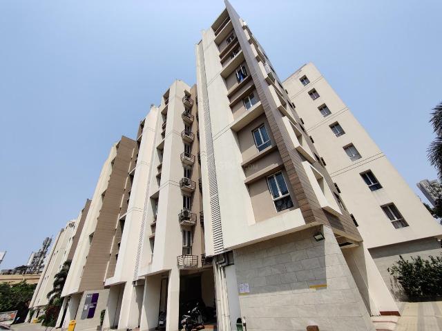 3 BHK Apartment in Tangra for resale Kolkata. The reference number is 20101595