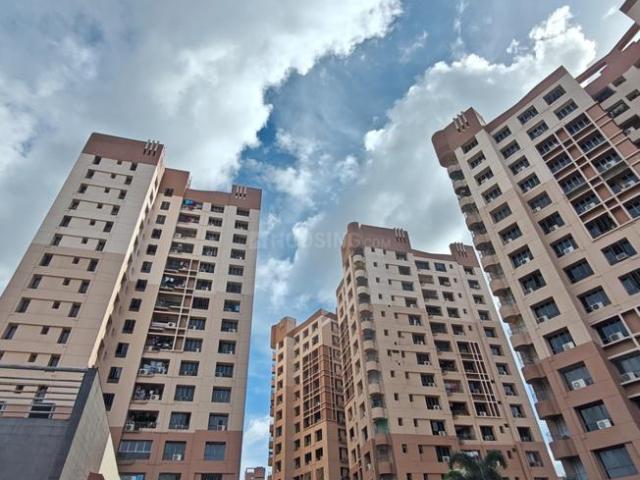 3 BHK Apartment in Tangra for resale Kolkata. The reference number is 20956610