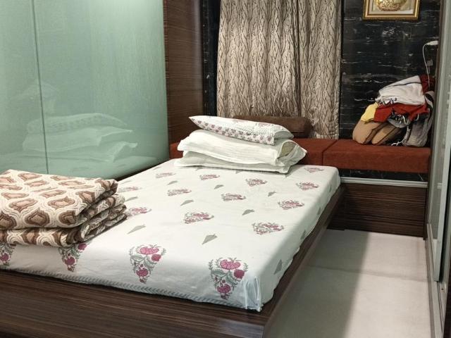 3 BHK Apartment in Tardeo for resale Mumbai. The reference number is 20983758